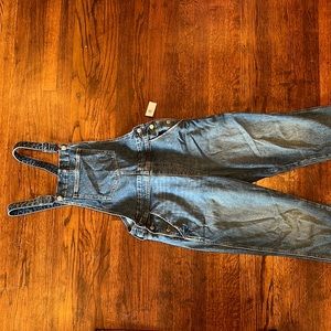 Never worn Old Navy Overalls